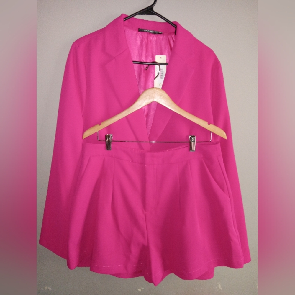 Oversized Two Pice Set Casua in fuchsia.